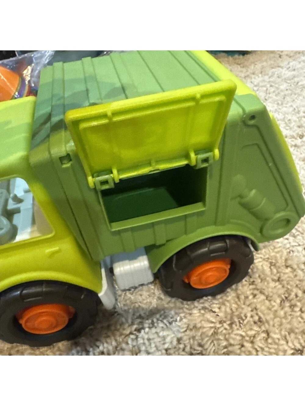 Wonder Wheels By Bataat Recycle Truck with separate storing compartments